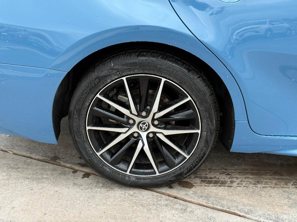 Used 2023 Toyota Camry SE image 6