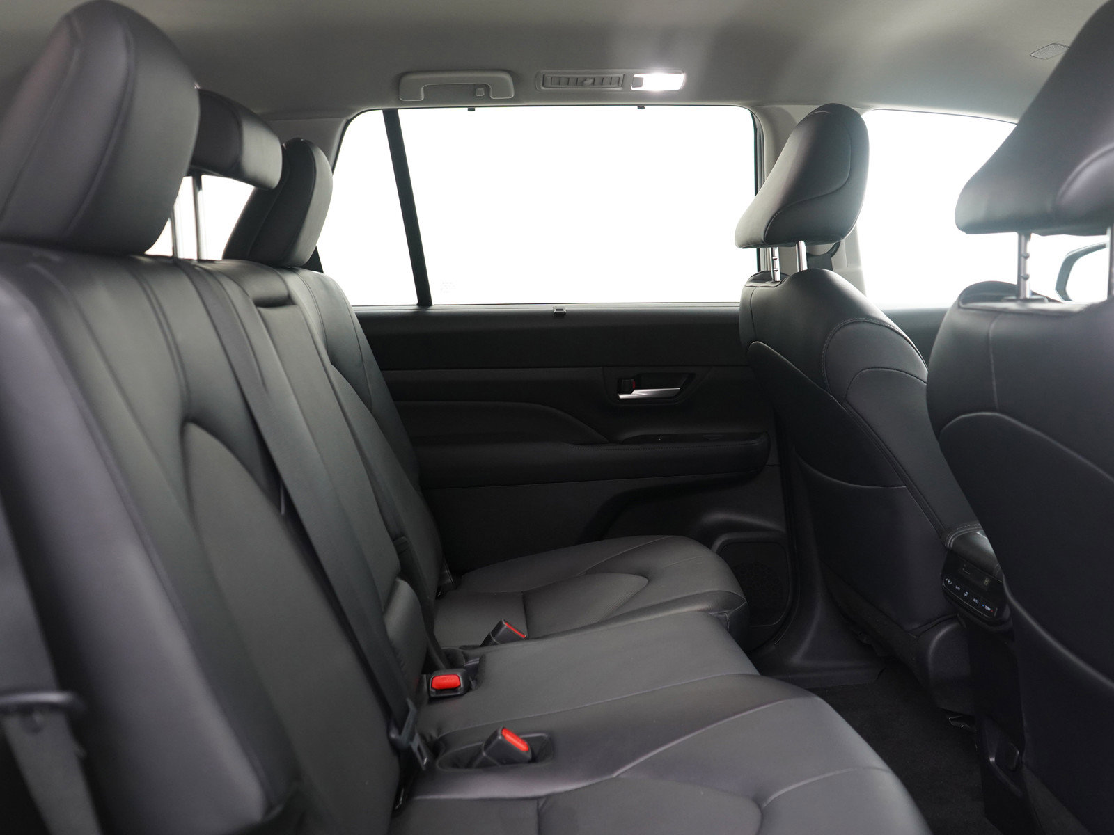 Used 2024 Toyota Grand Highlander XLE image 12