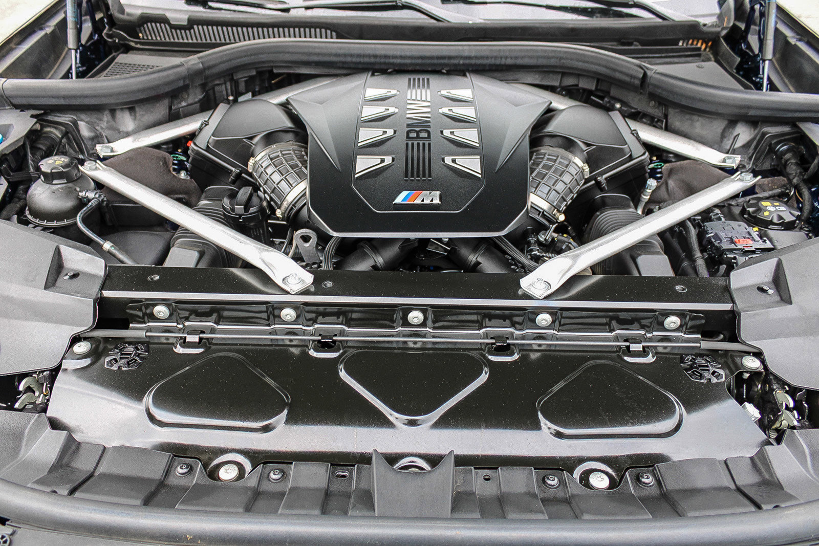 Used 2023 BMW X7 M60i w/ Executive Package image 27