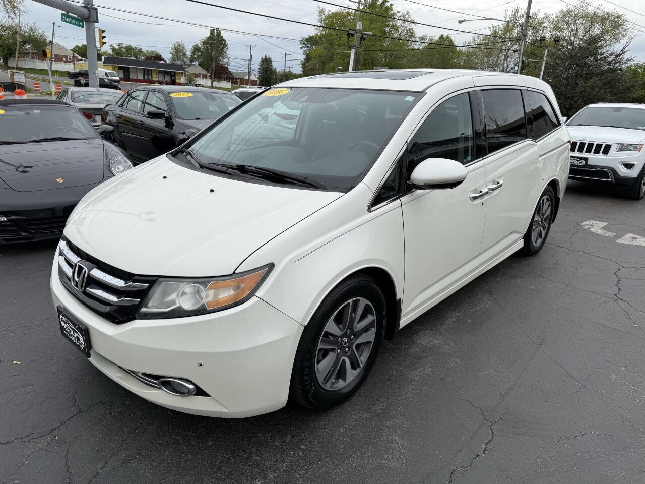 Used 2016 Honda Odyssey Touring image 2