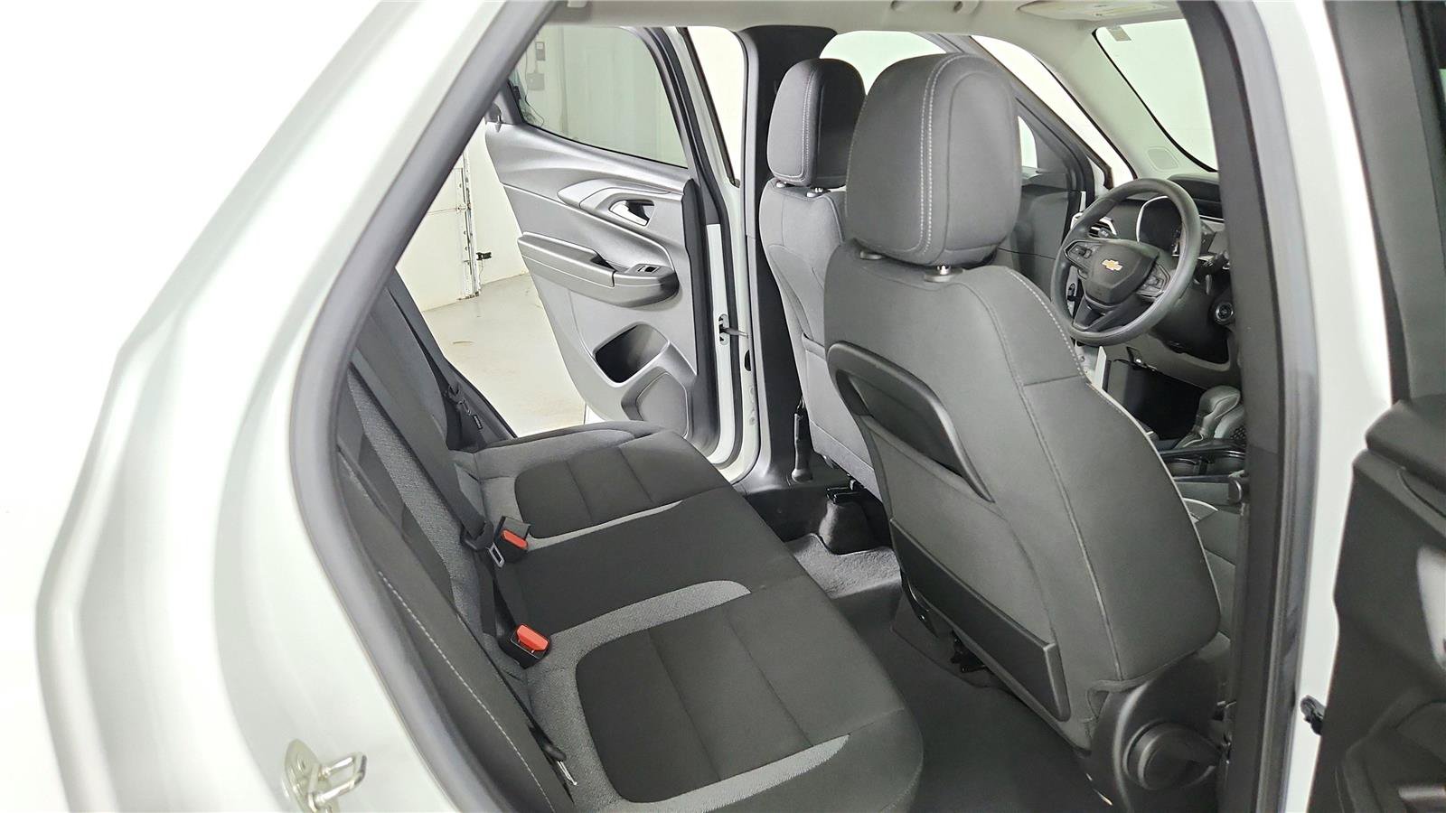 Used 2023 Chevrolet TrailBlazer LT FWD image 24