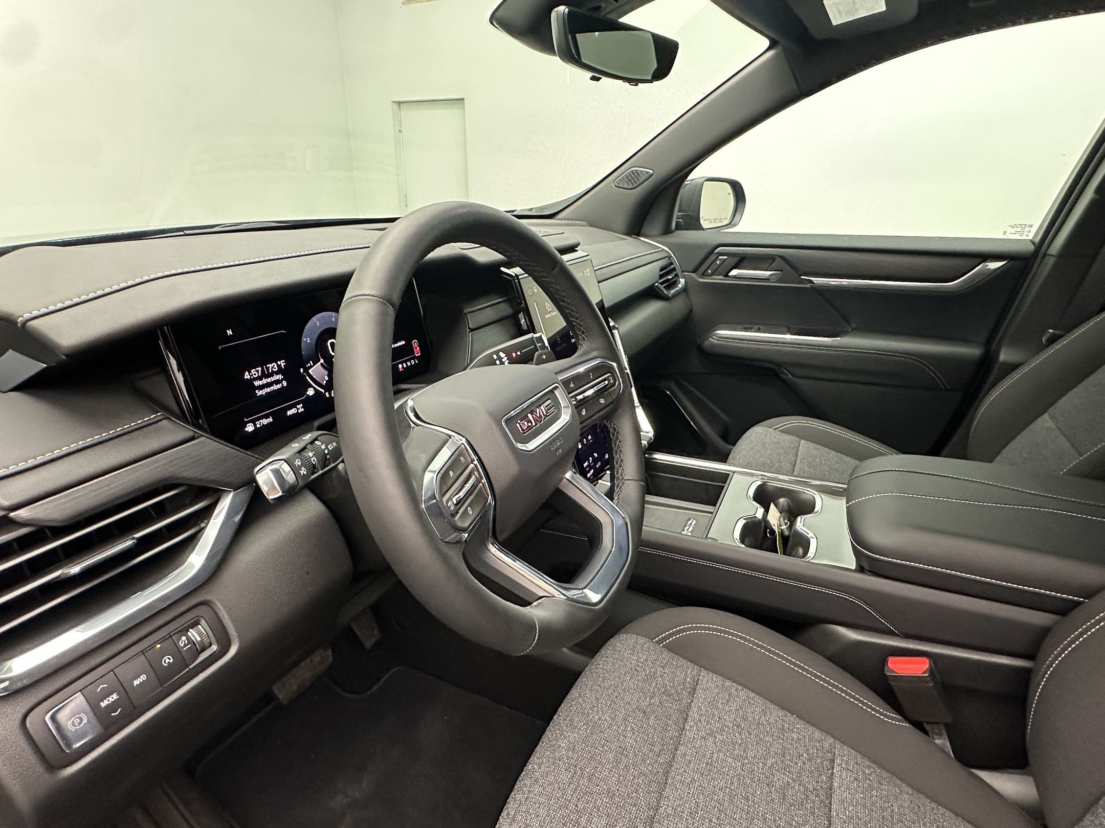 Certified 2026 GMC Acadia Elevation AWD/4WD image 4
