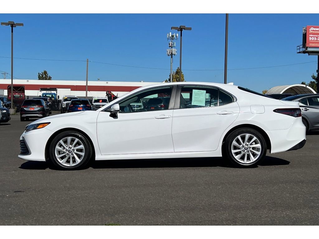 Used 2024 Toyota Camry LE image 9