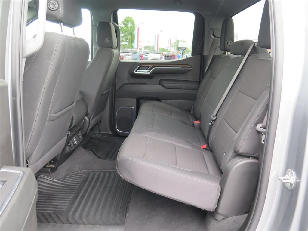 Used 2025 Chevrolet Silverado 1500 LT AWD/4WD image 16