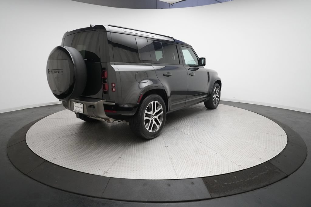 Used 2025 Land Rover Defender 110 X-Dynamic SE AWD/4WD image 34