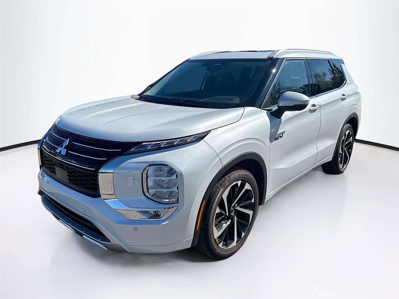 New 2025 Mitsubishi Outlander SEL image 3