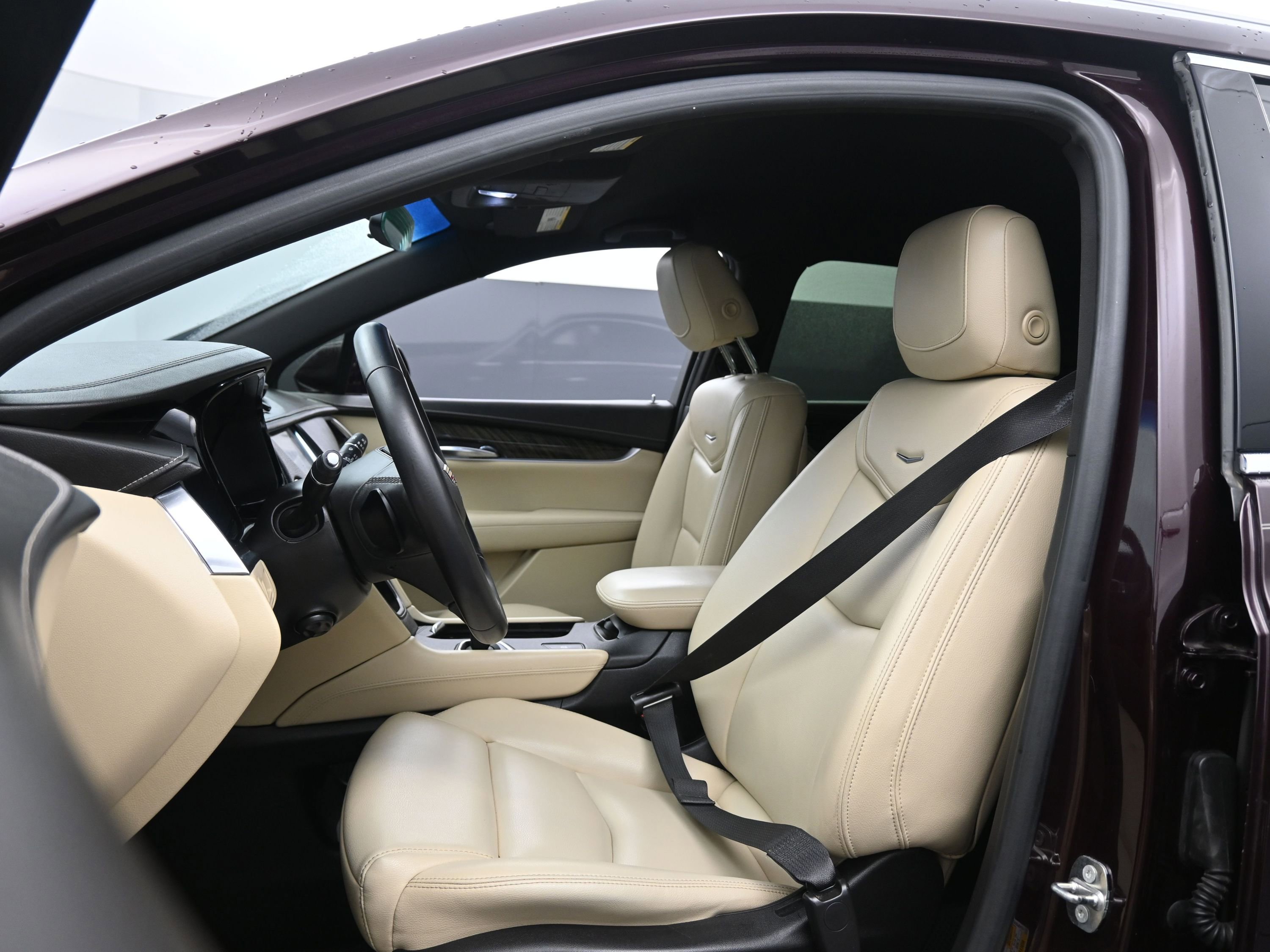 Used 2018 Cadillac XT5 FWD image 18