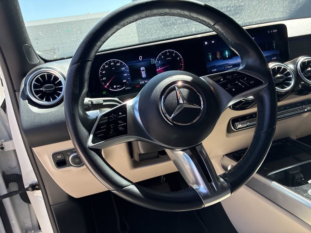 Used 2025 Mercedes-Benz GLB 250 image 17