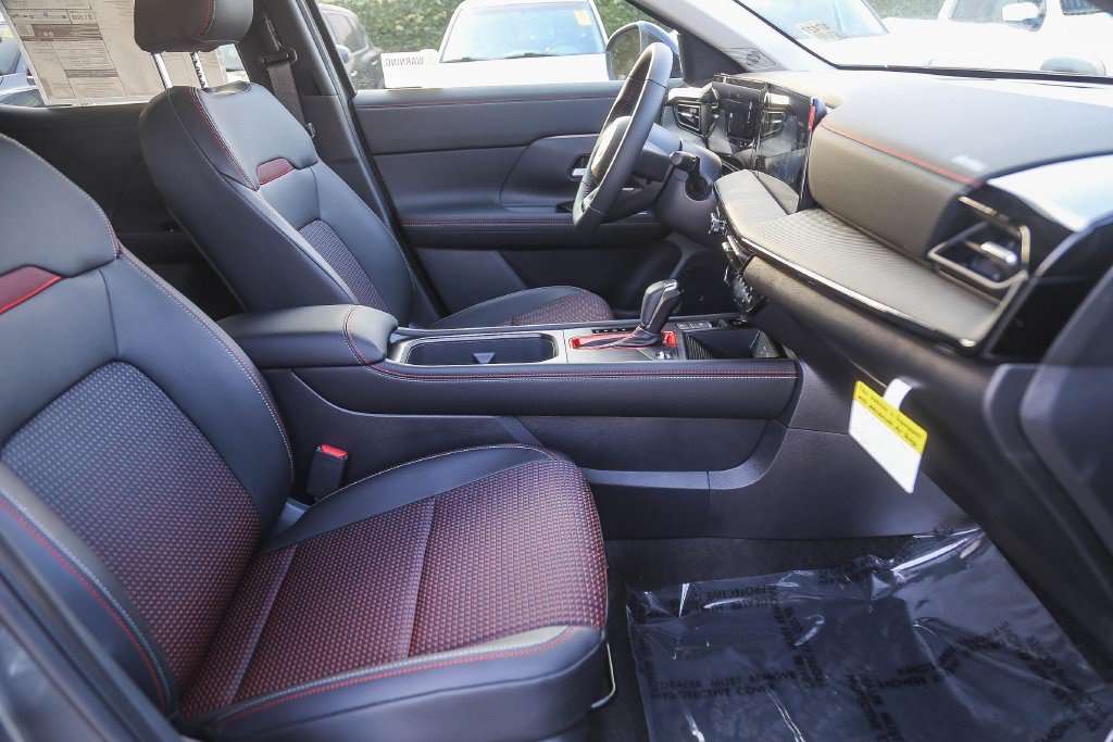 New 2026 Nissan Kicks SR w/ Cold Weather Package FWD image 17