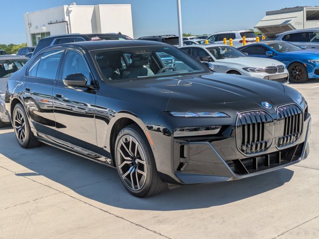 Used 2025 BMW 750e xDrive w/ Executive Package AWD/4WD image 3