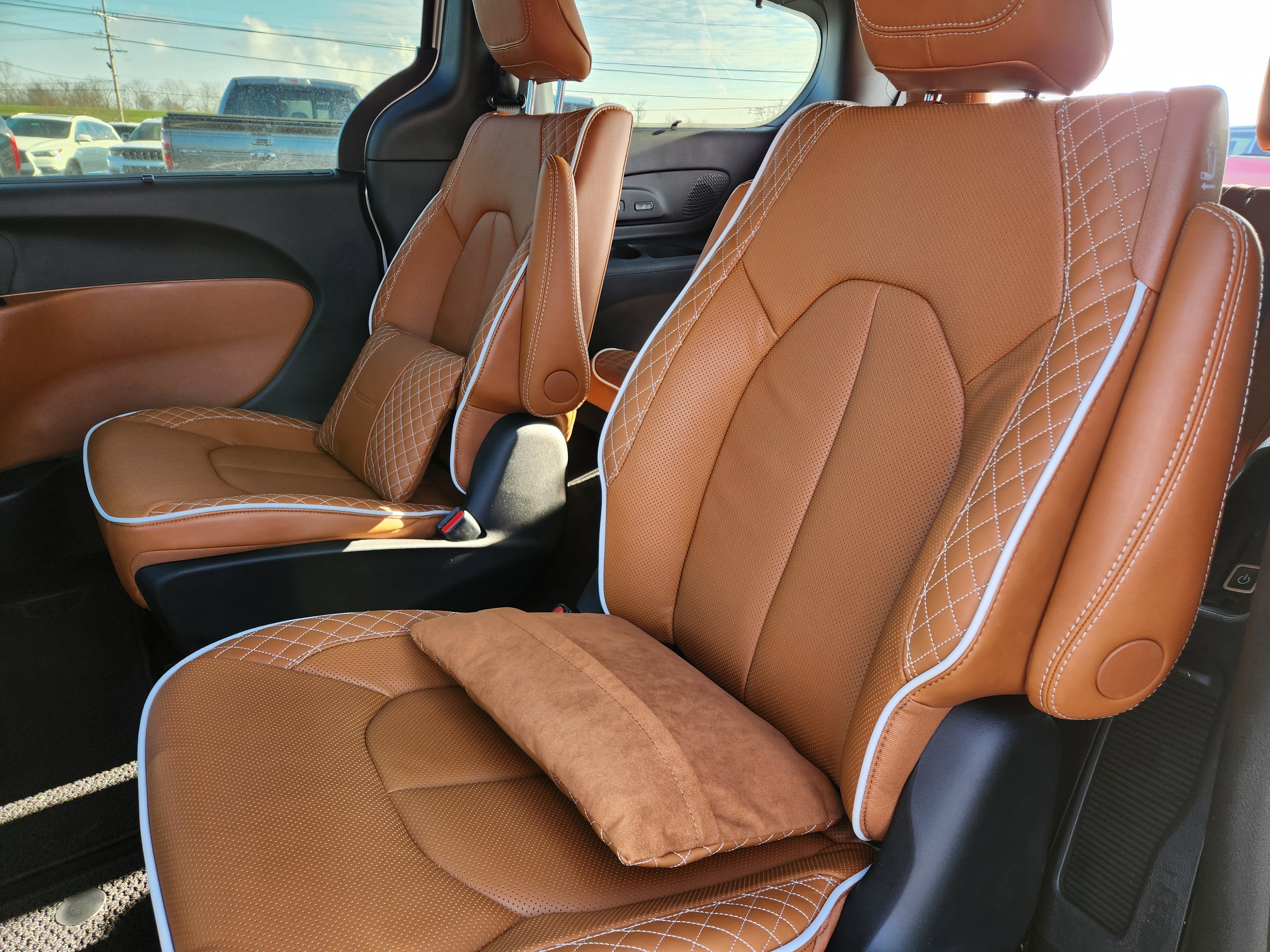 New 2026 Chrysler Pacifica Pinnacle image 30