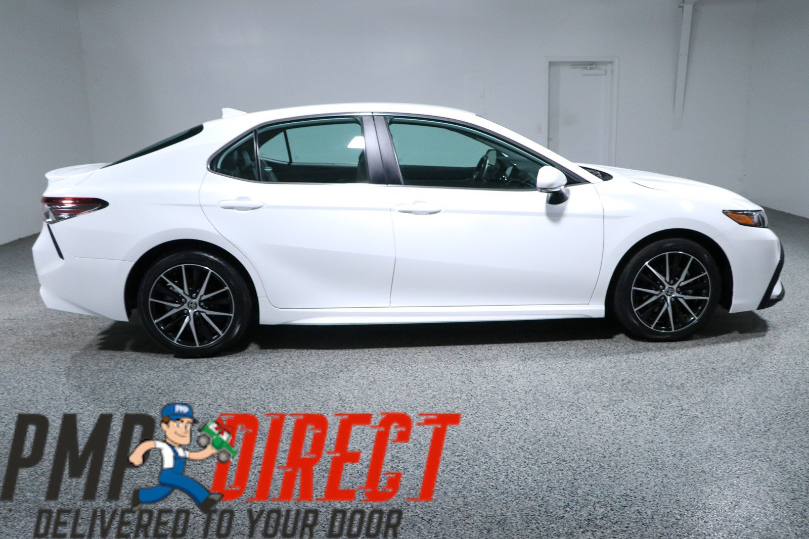 Used 2024 Toyota Camry SE FWD image 6