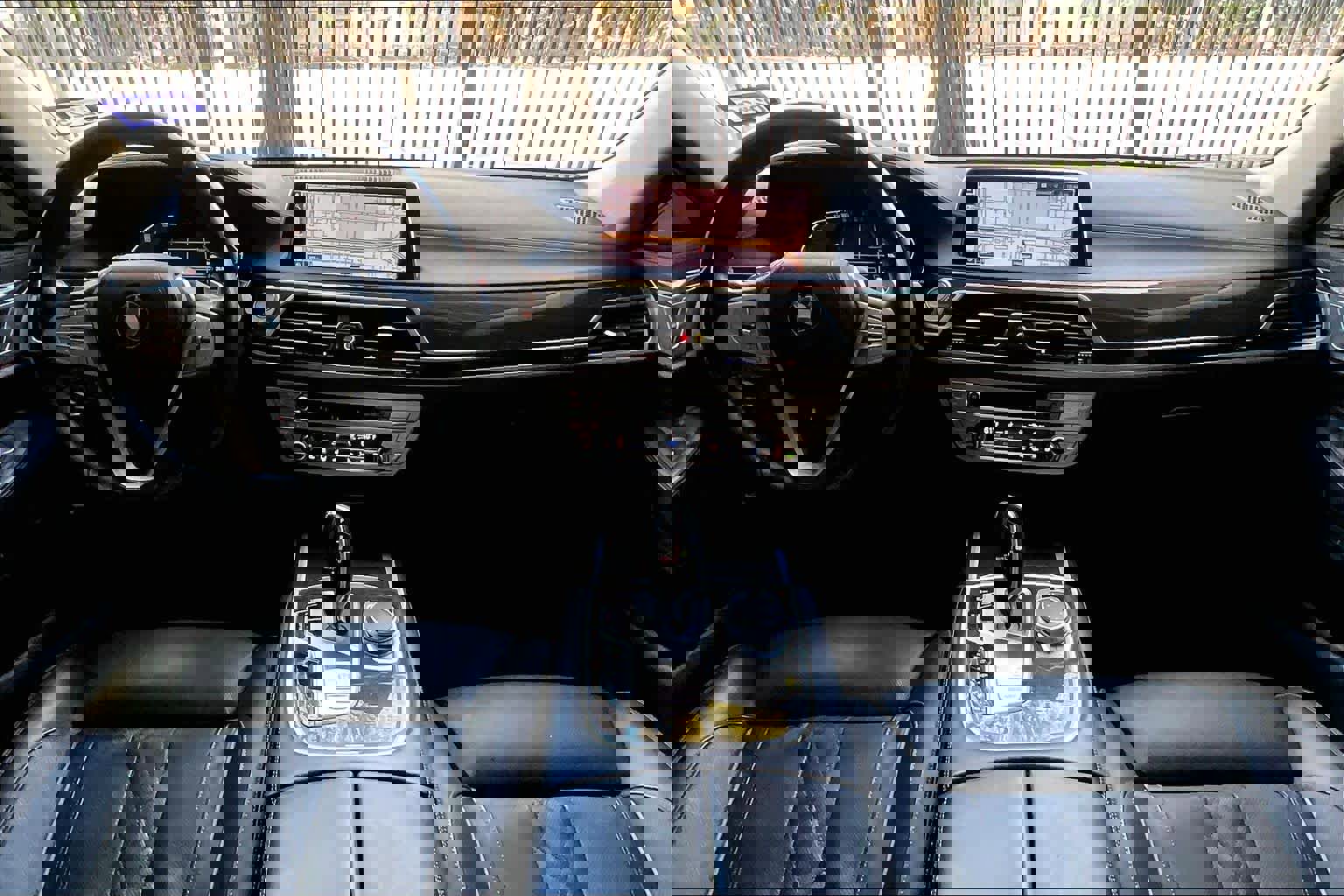 Used 2021 BMW 750i xDrive w/ Luxury Rear Seating Package image 15