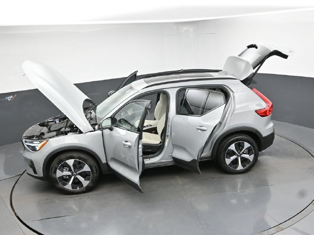 Used 2026 Volvo XC40 B5 Plus AWD/4WD image 50