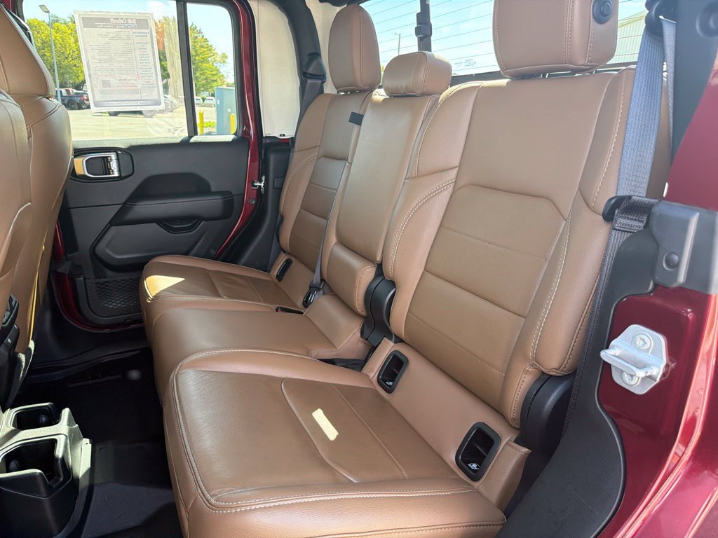 Used 2021 Jeep Gladiator Overland w/ Popular Equipment Package AWD/4WD image 14