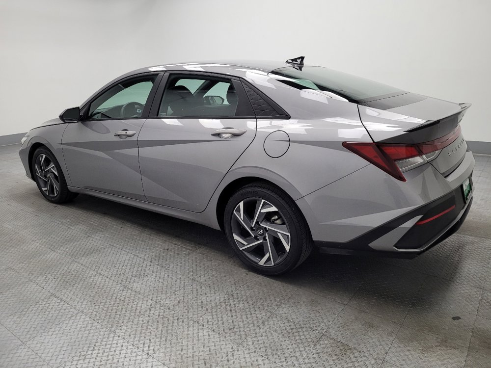 Used 2025 Hyundai Elantra Sport image 3