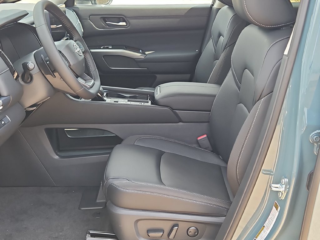 New 2026 Nissan Pathfinder SL FWD image 10