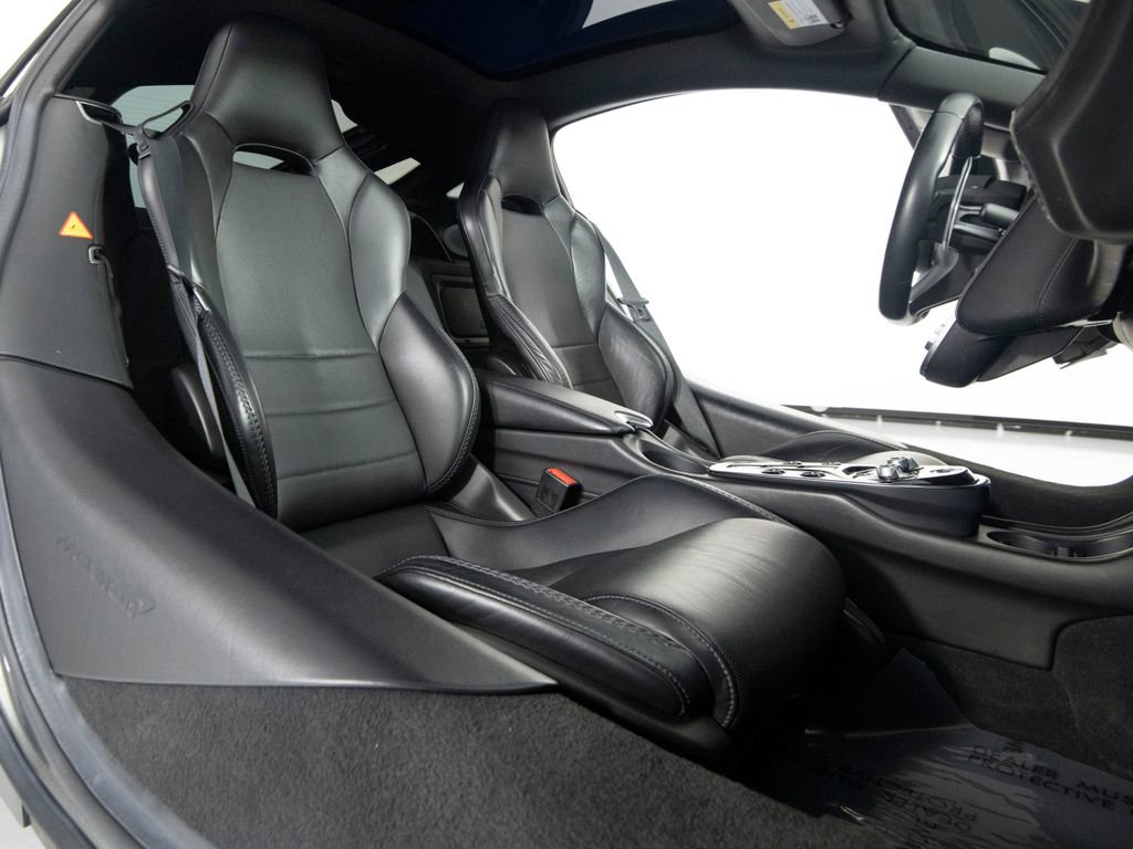 Used 2021 McLaren GT image 32