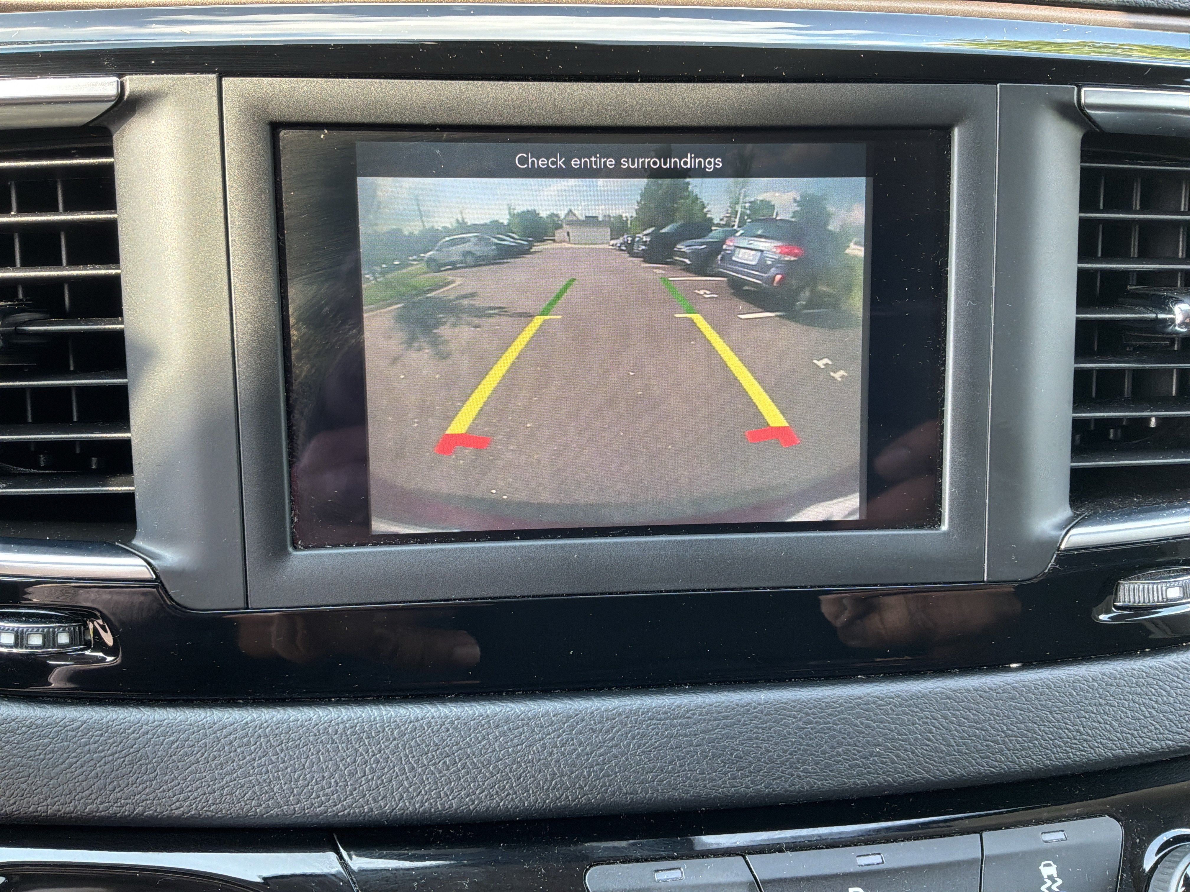 Used 2018 Chrysler Pacifica Touring Plus FWD image 25