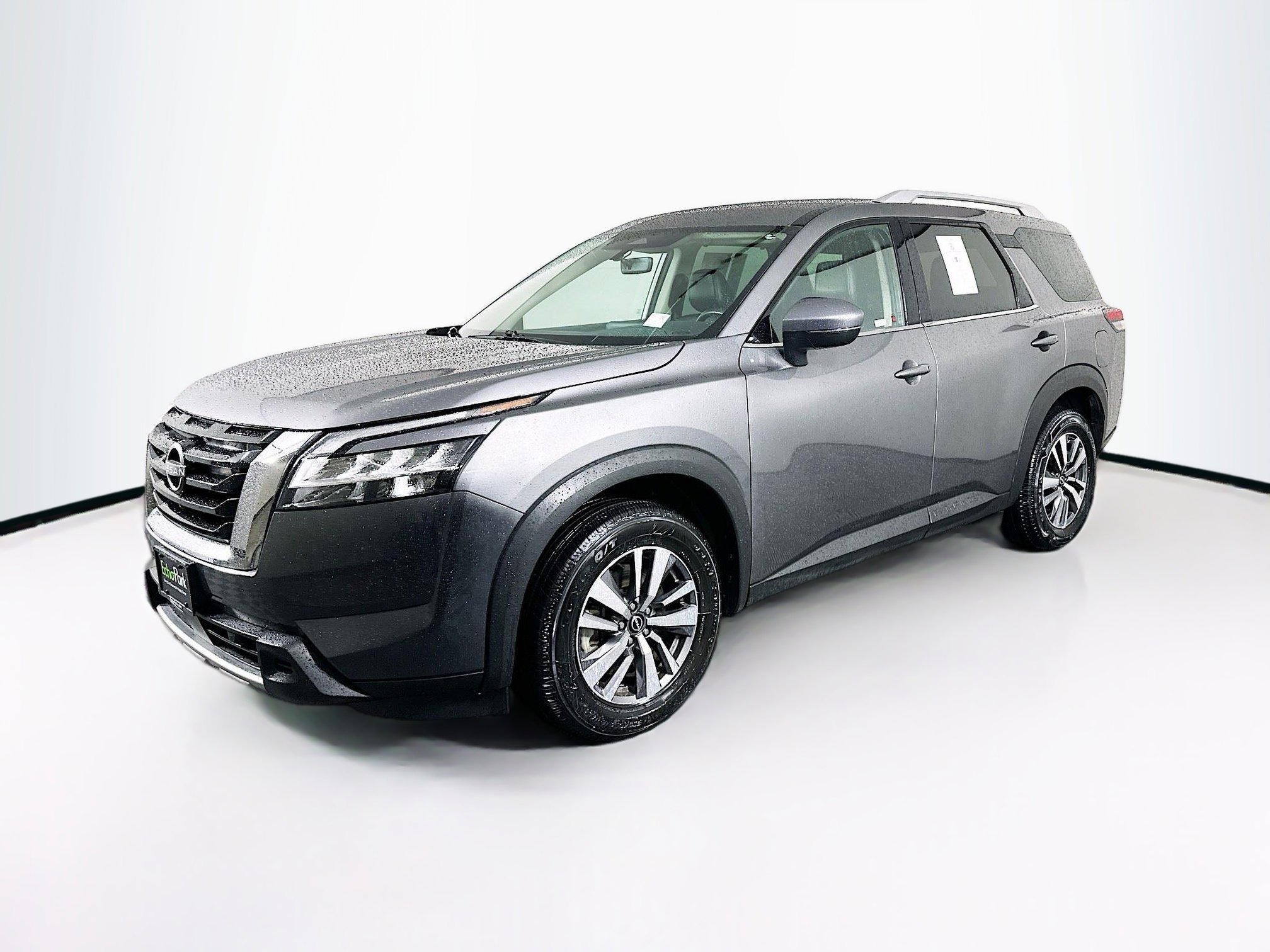 Used 2023 Nissan Pathfinder SL image 3