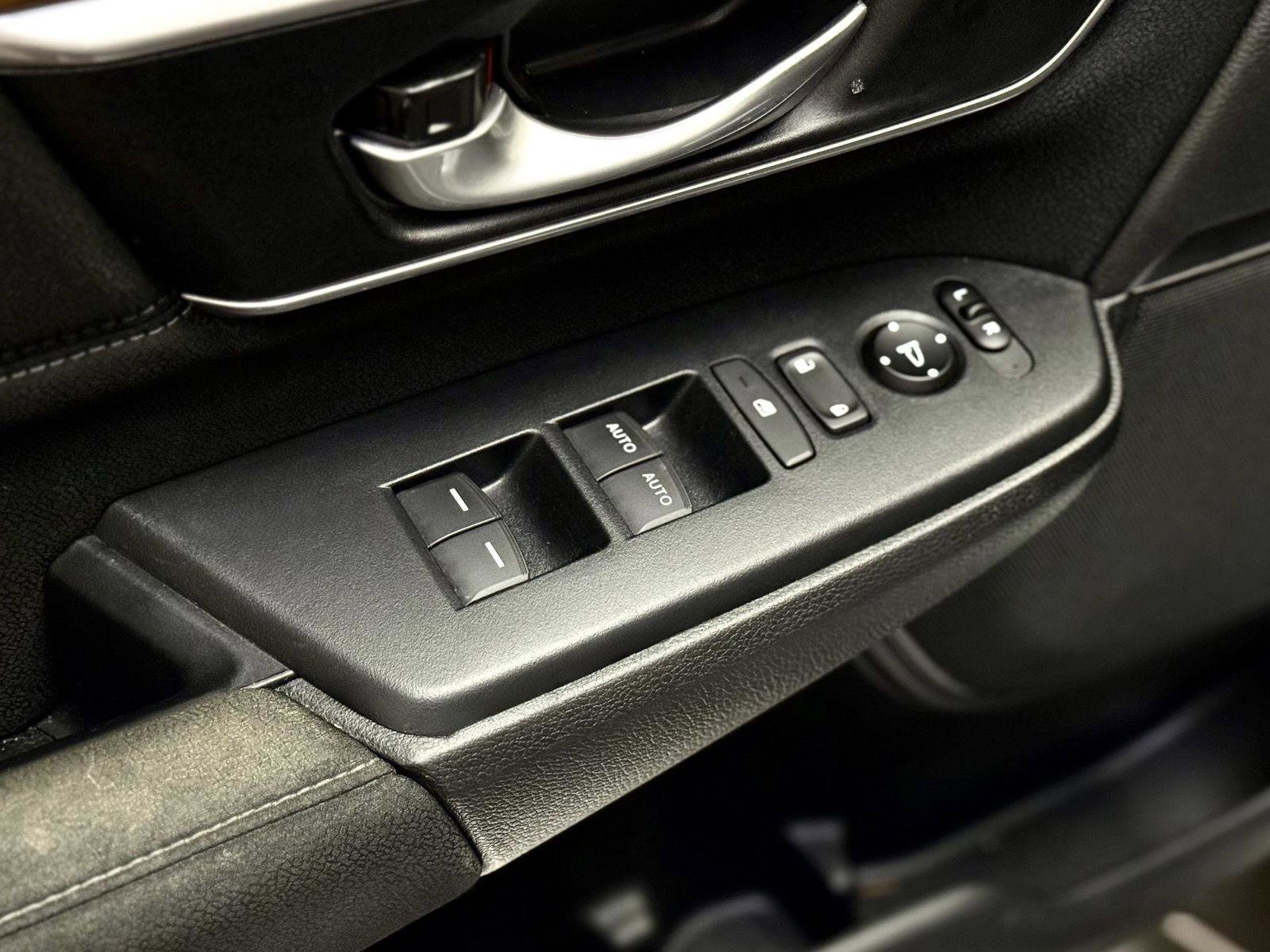 Used 2020 Honda CR-V EX image 12
