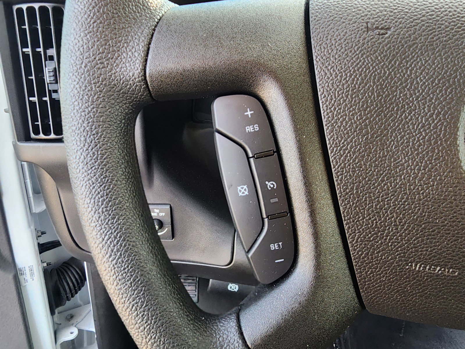 New 2024 Chevrolet Express 3500 w/ Power Convenience Package image 23