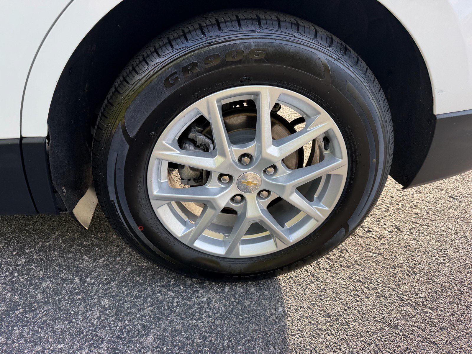 Used 2024 Chevrolet Equinox LT AWD/4WD image 18