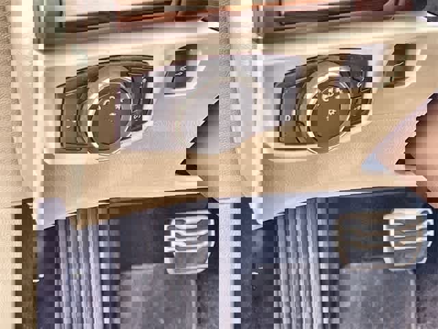 Used 2017 Ford Fusion Platinum image 29