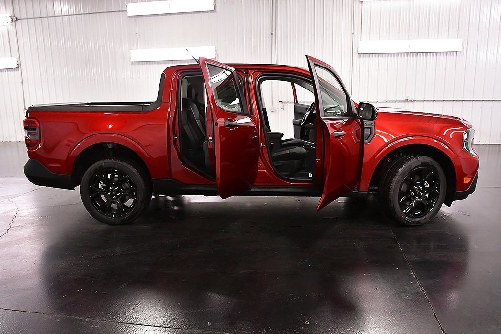 New 2025 Ford Maverick XLT w/ XLT Luxury Package image 31
