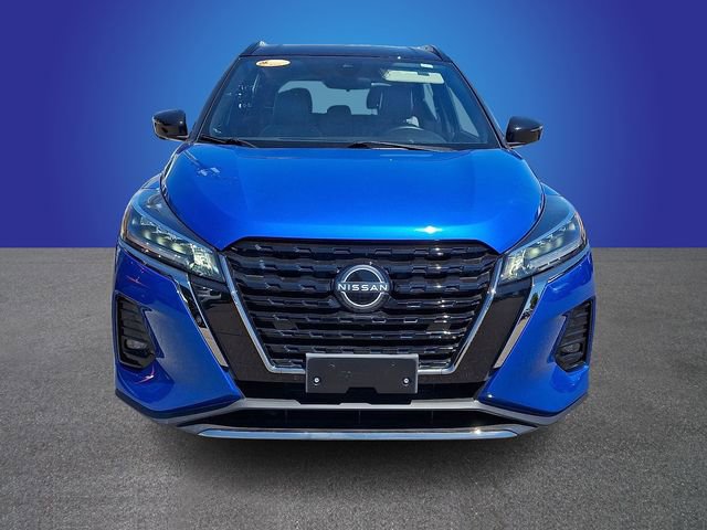 Used 2023 Nissan Kicks SR w/ SR Premium Package FWD image 2