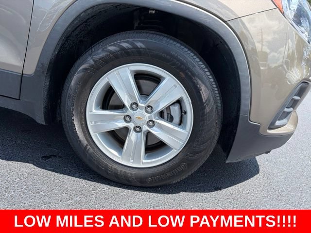 Used 2021 Chevrolet Trax LT w/ LT Convenience Package FWD image 8
