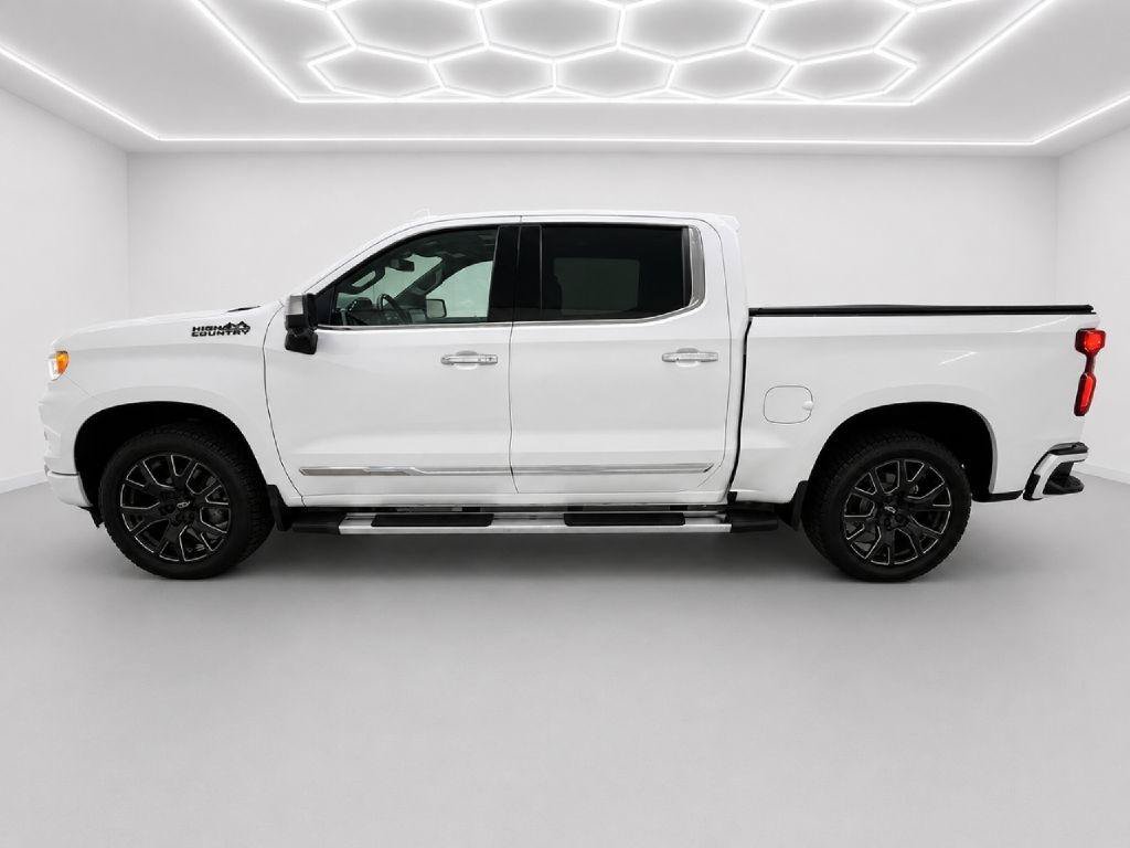 Used 2022 Chevrolet Silverado 1500 High Country w/ High Country Premium Package AWD/4WD image 6
