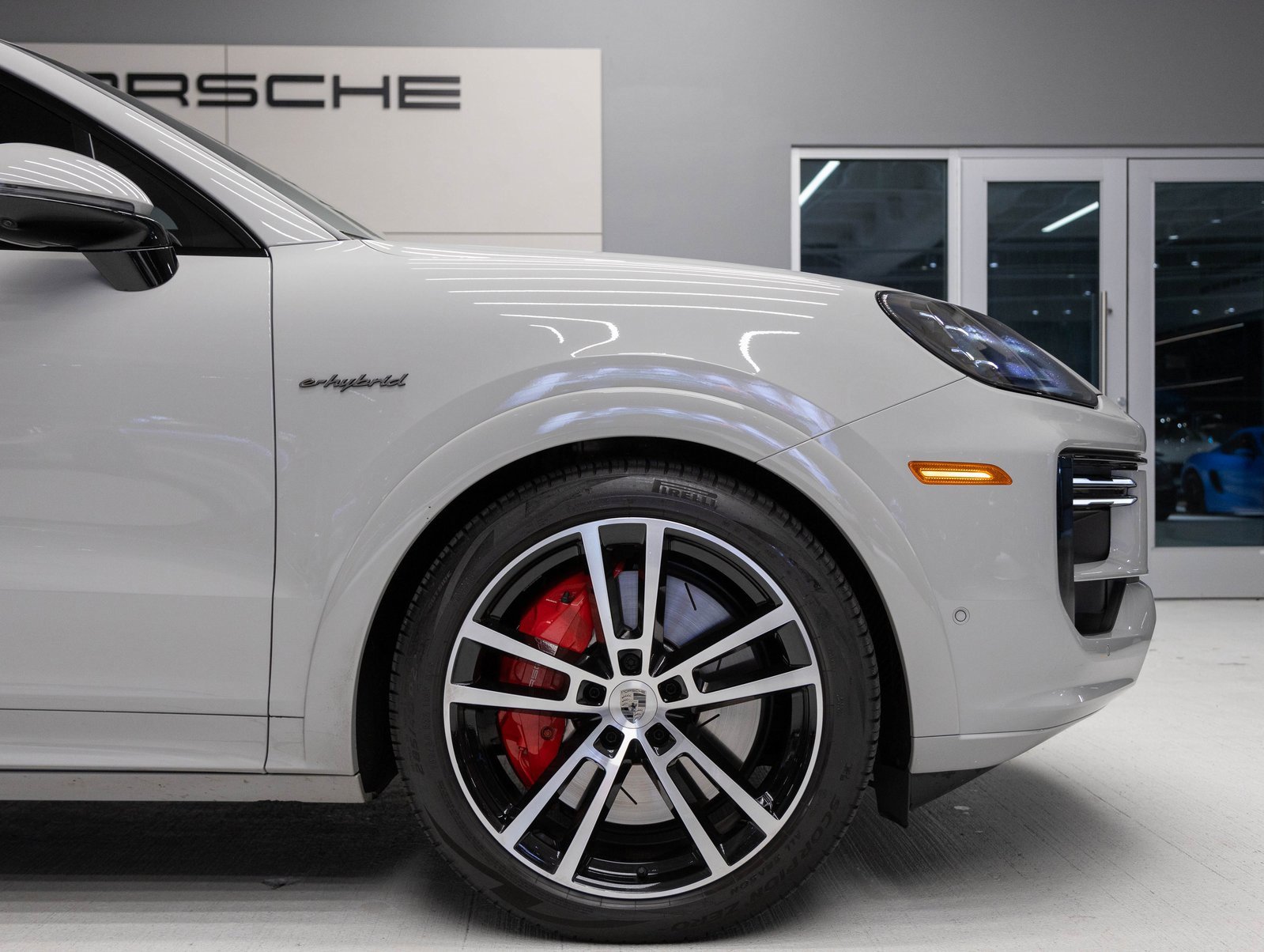 Used 2025 Porsche Cayenne Turbo image 11