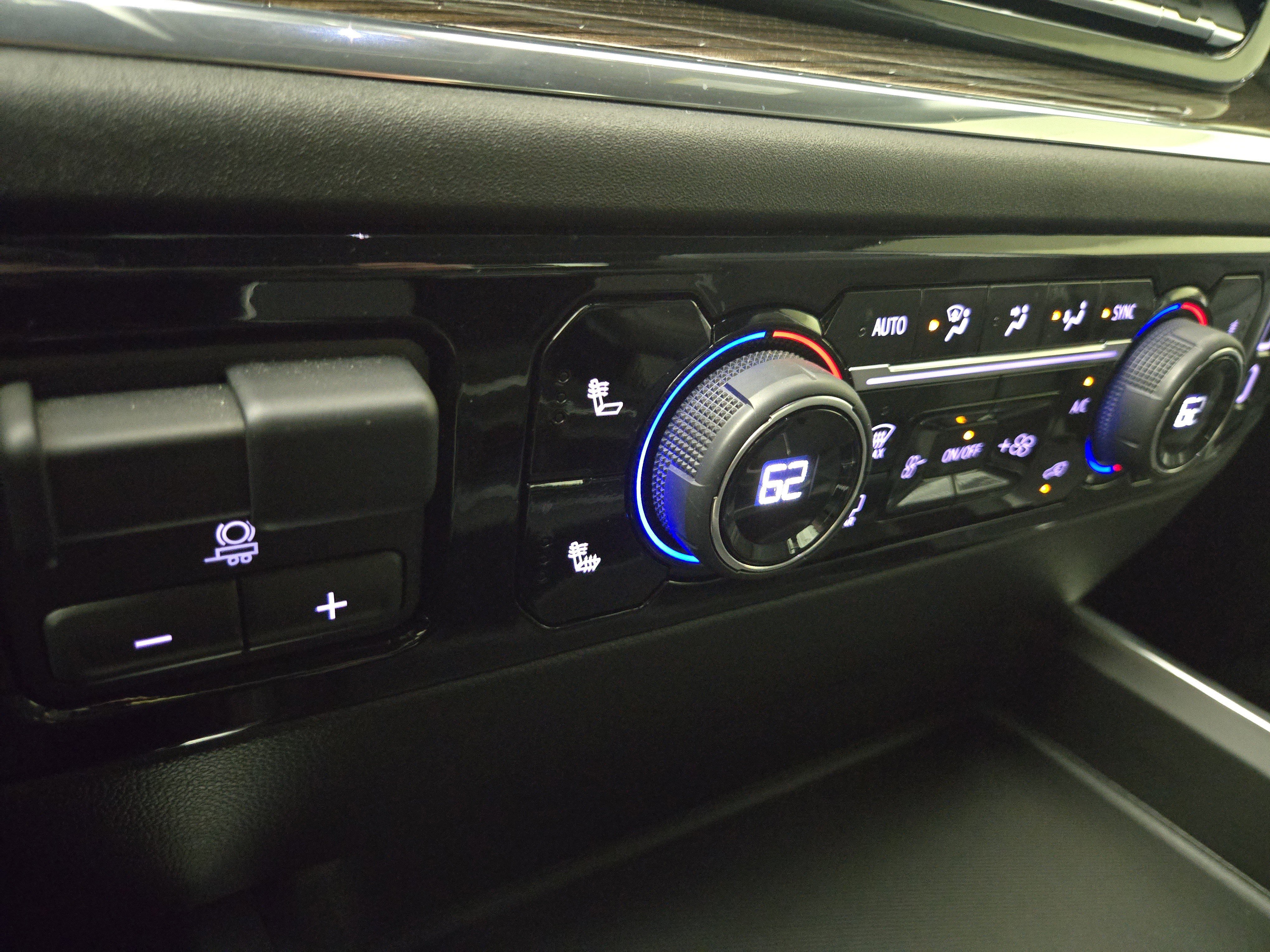 Certified 2025 Chevrolet Silverado 3500 LT image 26