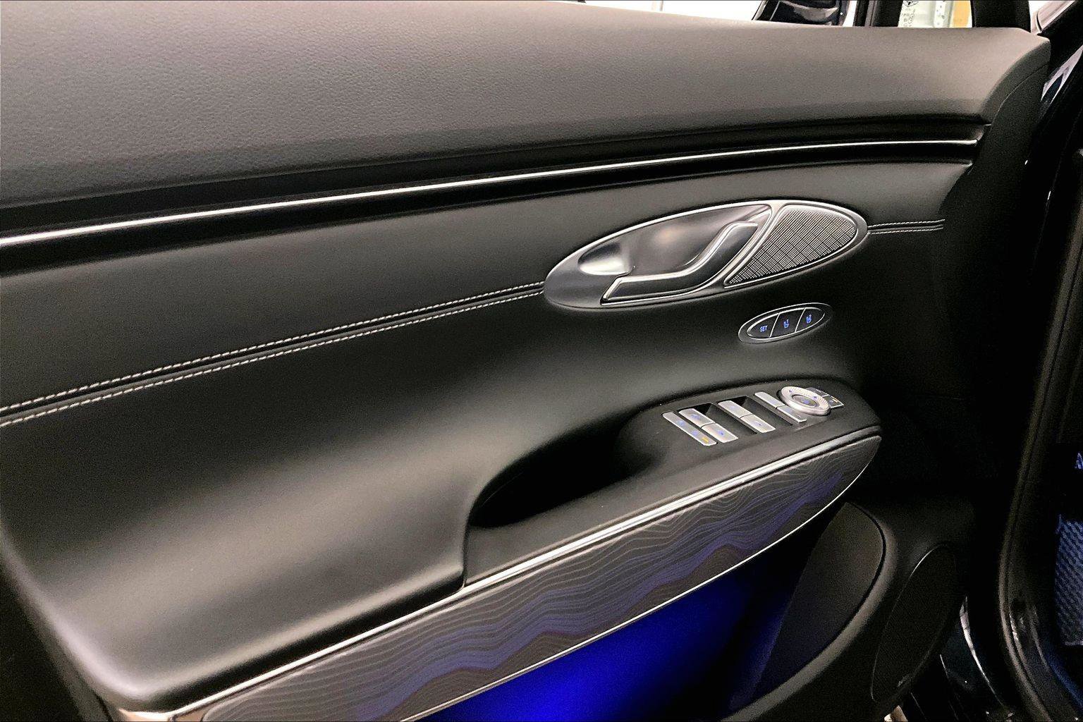 Used 2022 Genesis GV70 2.5T w/ Advanced Package image 22