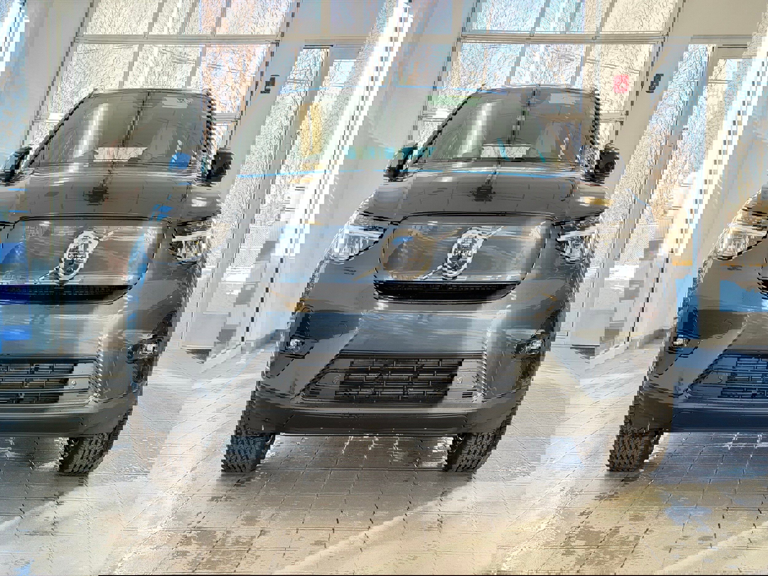 New 2026 Volvo EX40 Plus w/ Climate Package image 3