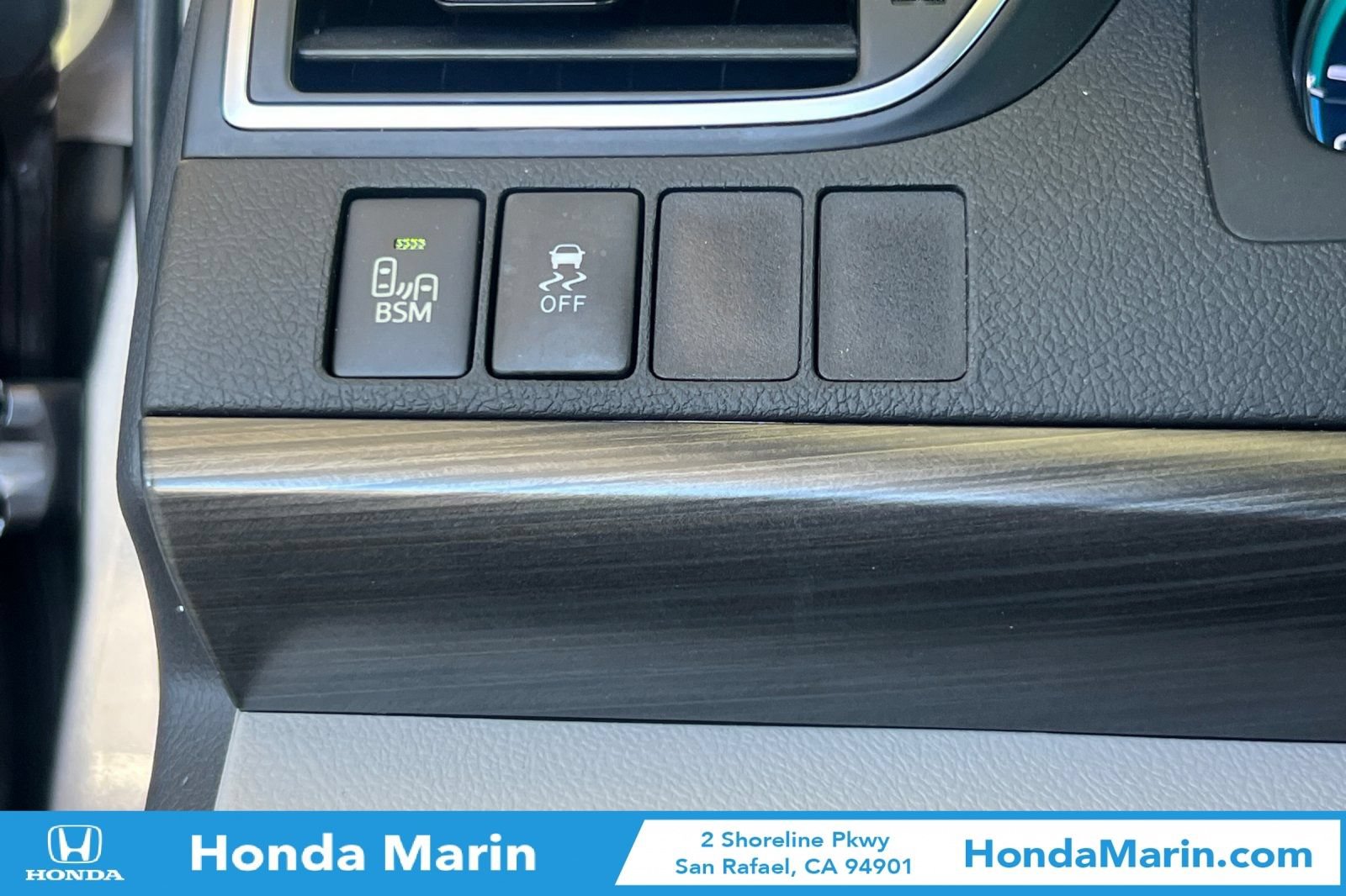 Used 2015 Toyota Camry XLE w/ Moonroof Package FWD image 33