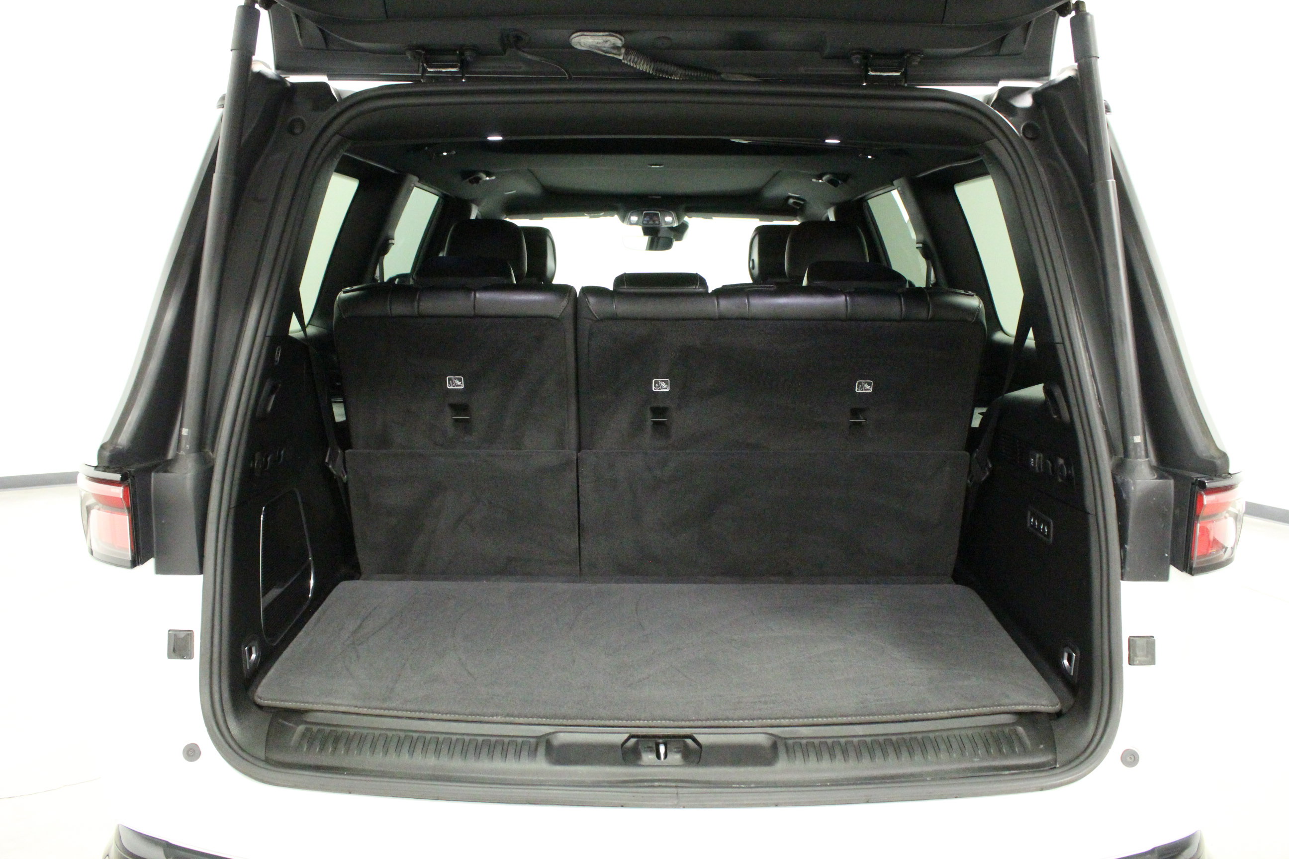Used 2023 Jeep Wagoneer Series II RWD image 16