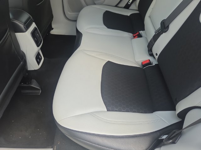 Used 2018 Jeep Compass Latitude w/ Popular Equipment Group FWD image 29