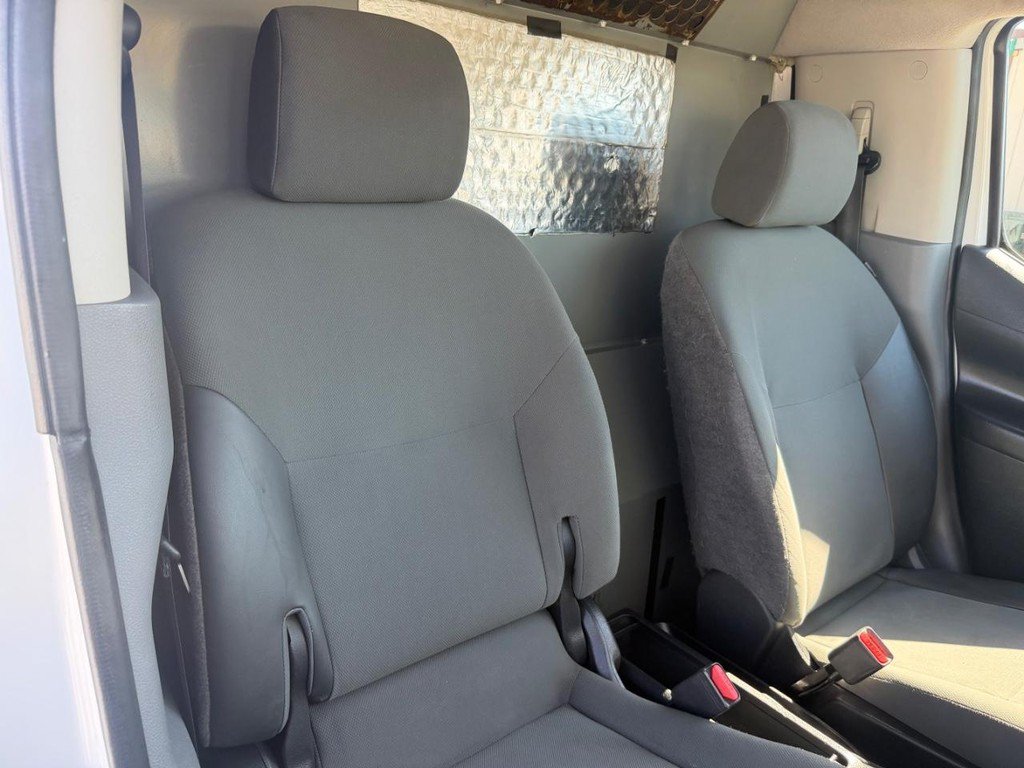 Used 2021 Nissan NV200 S FWD image 31