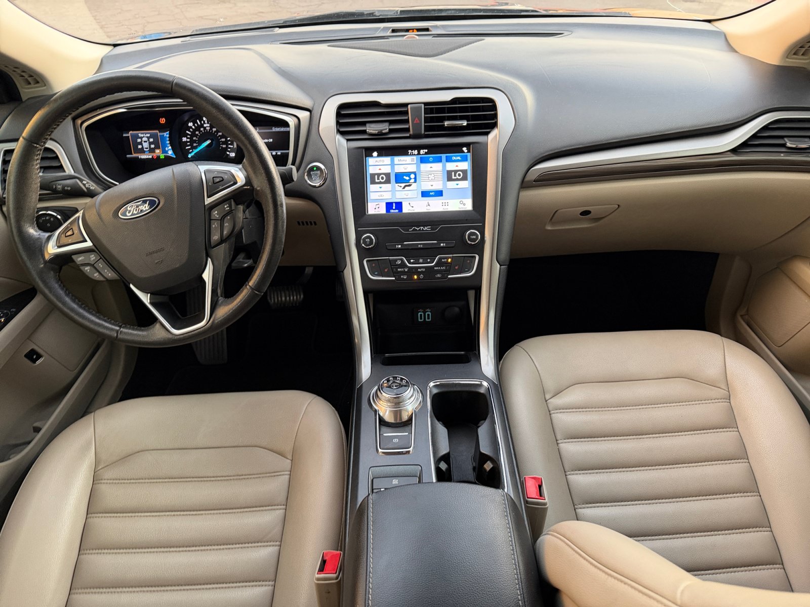 Used 2019 Ford Fusion SEL FWD image 15