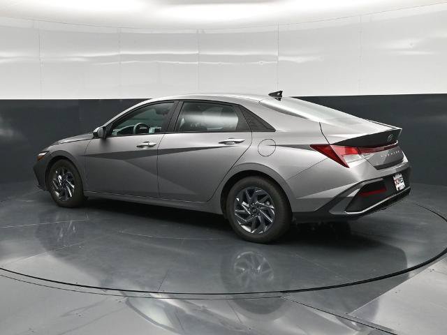 Used 2024 Hyundai Elantra SEL FWD image 7