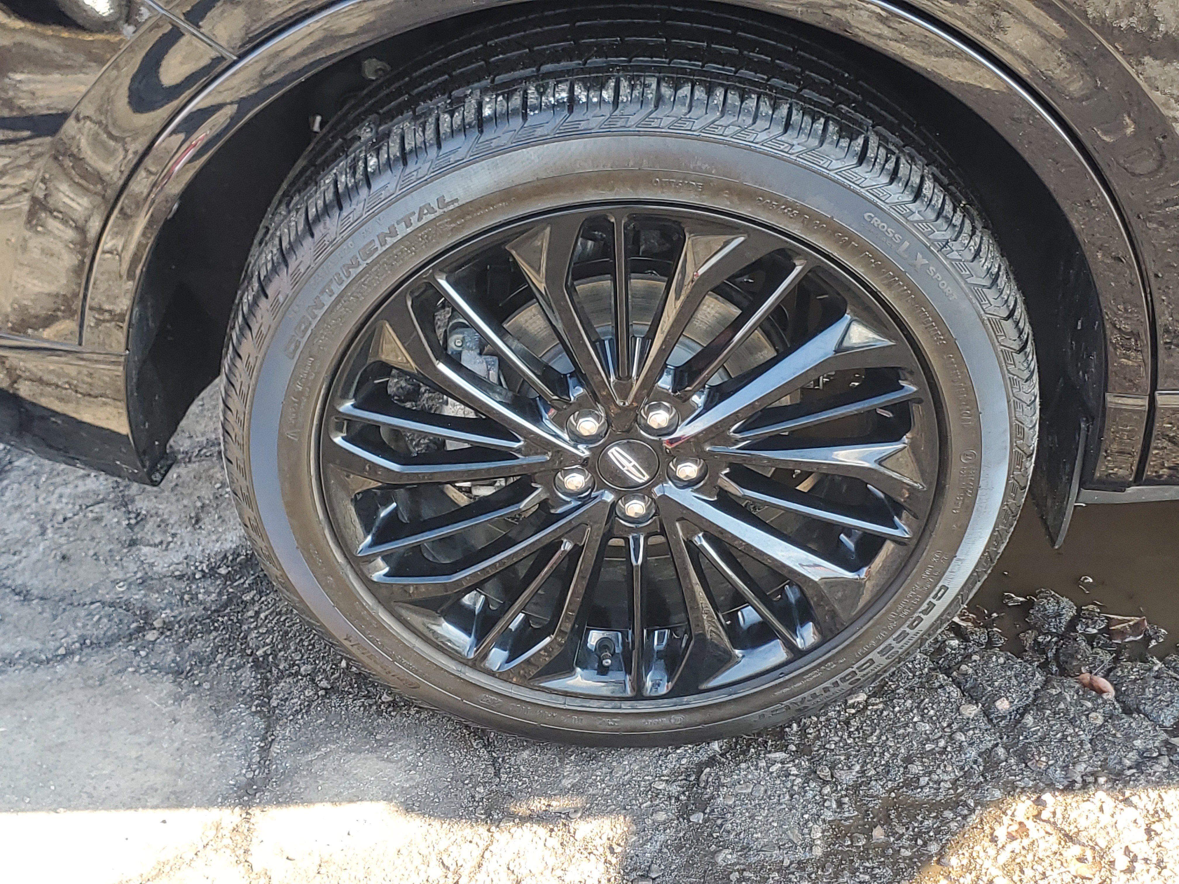 Certified 2023 Lincoln Corsair Reserve w/ Equipment Group 201A image 7