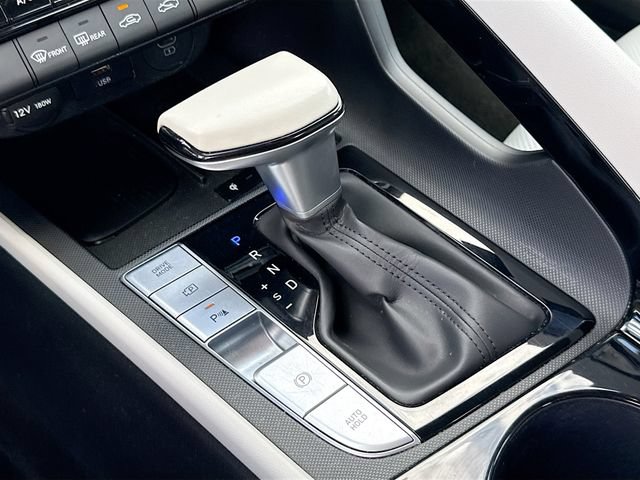 Used 2024 Hyundai Elantra Limited FWD image 17