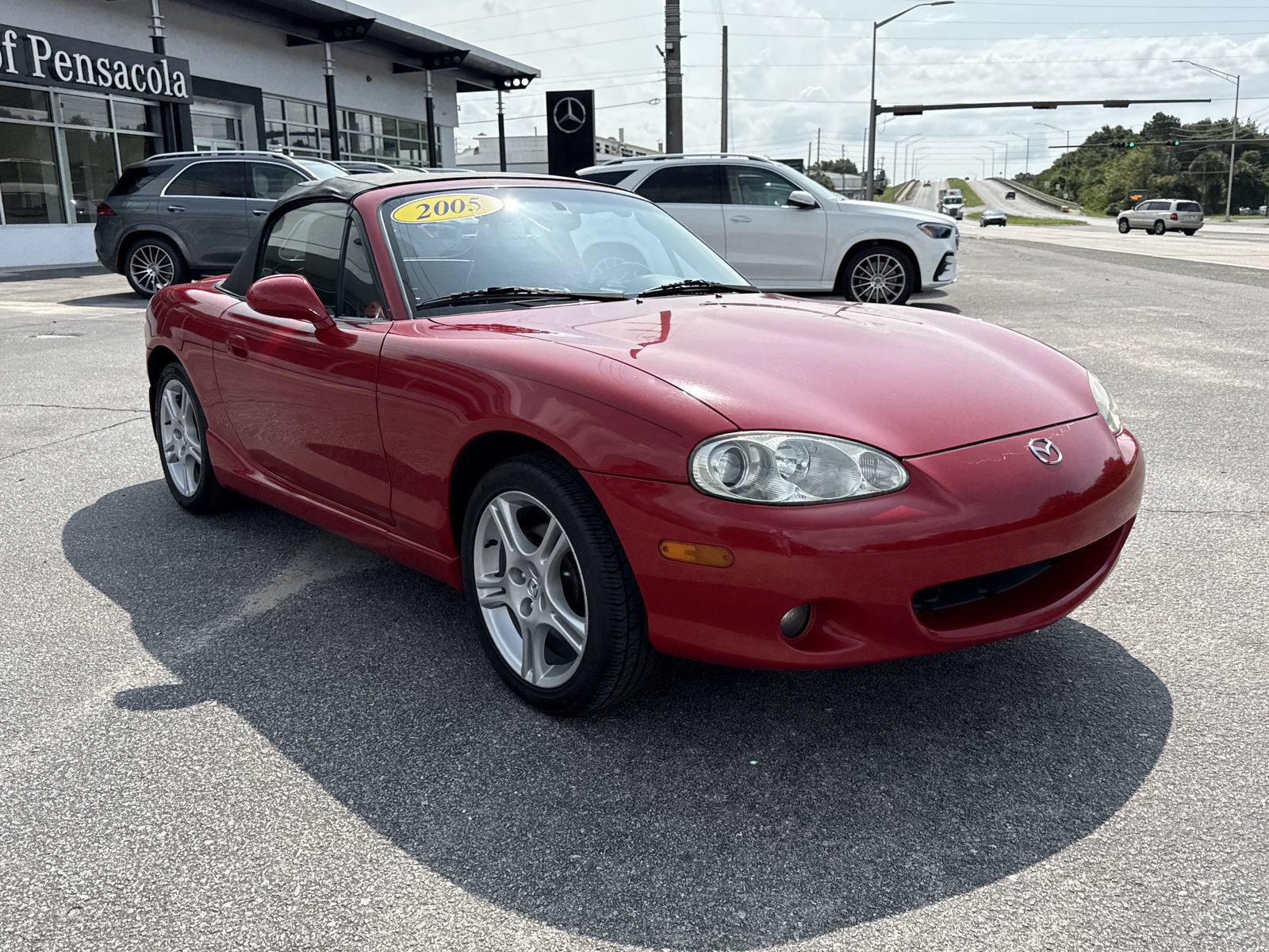 Used 2005 MAZDA MX-5 Miata w/ Convenience Pkg RWD image 7