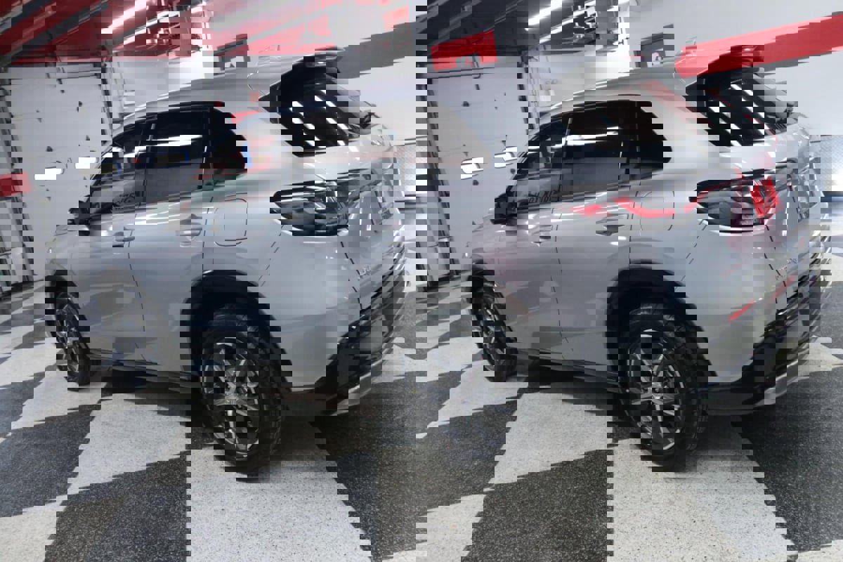 Used 2023 Honda HR-V EX-L image 6