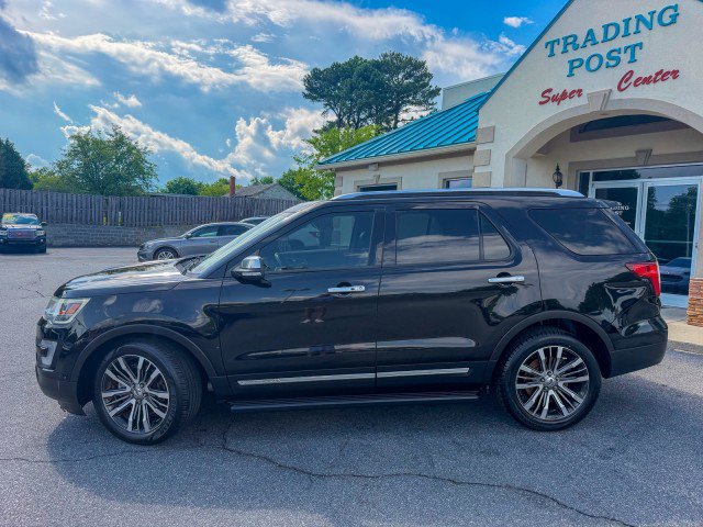 Used 2017 Ford Explorer Platinum AWD/4WD image 29