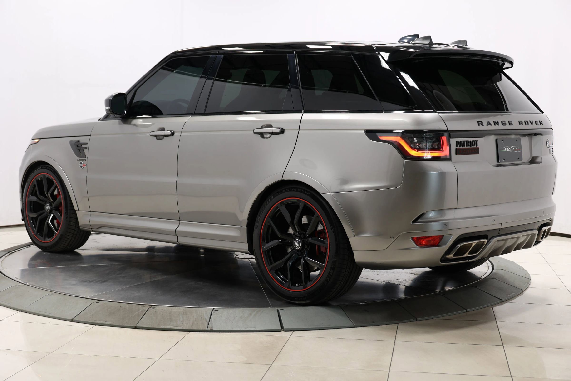 Used 2020 Land Rover Range Rover Sport SVR image 54