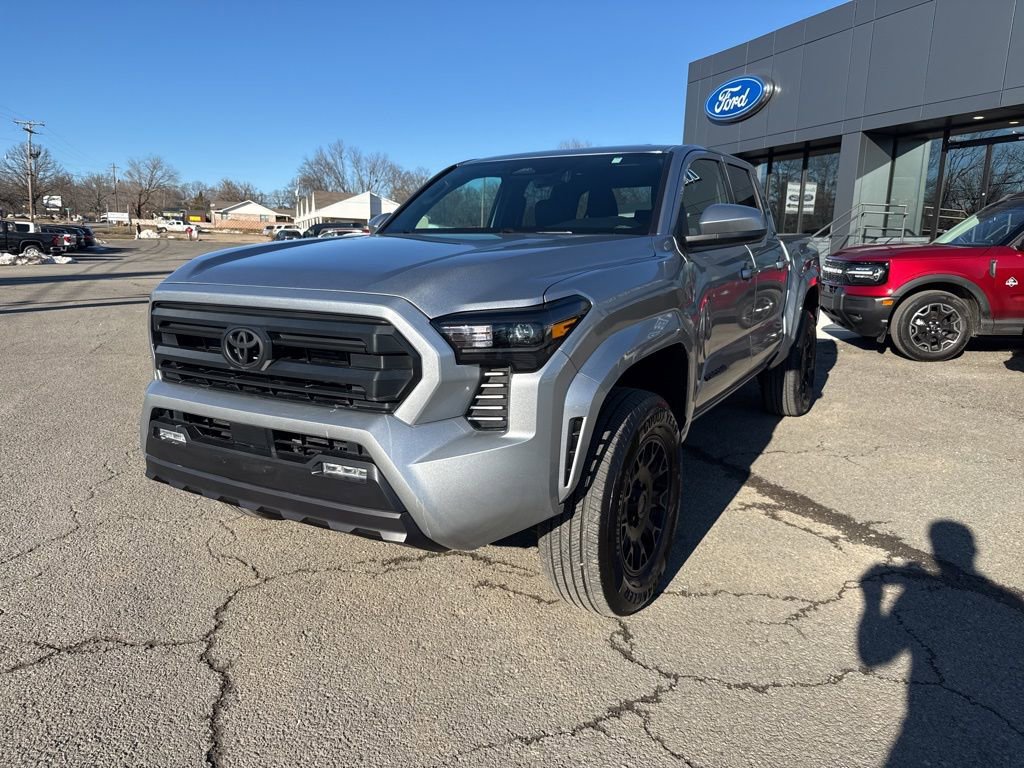 Used 2025 Toyota Tacoma SR5 image 2