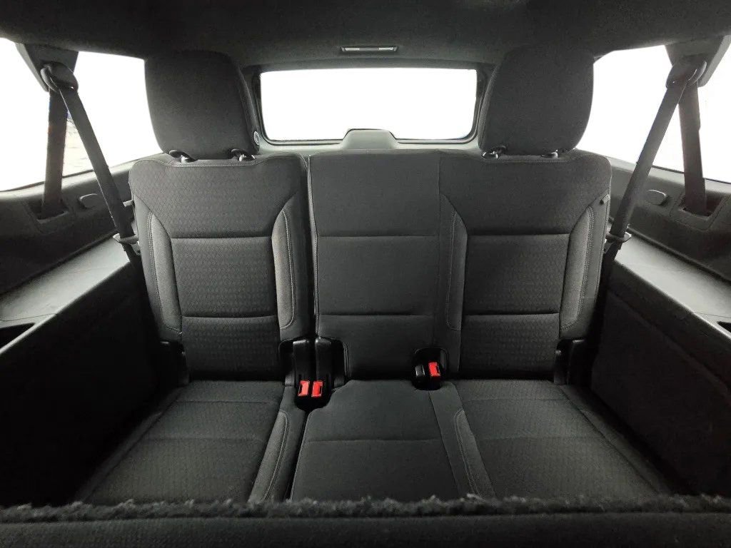 Used 2021 Chevrolet Suburban LS image 32